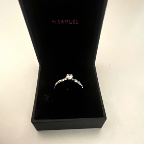 Samuel 9ct white gold - h.,