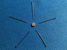 5 X PIN + MAGNET SUITS