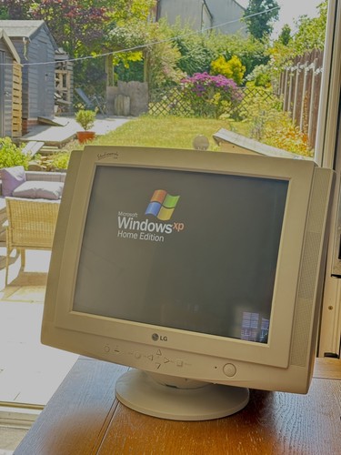 Studioworks 700m crt - lg, 17”