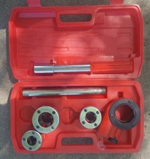 Pipe Threading Kit With Ratchet