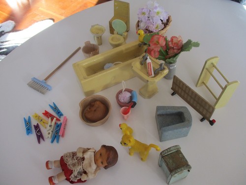 Vintage dolls house - vintage, furniture