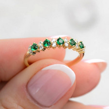 0.80 Ct Round Green Emerald