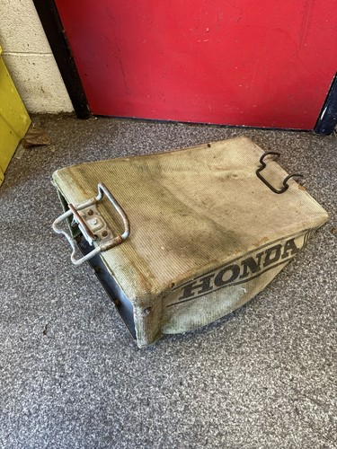 Honda petrol lawnmower - petrol,