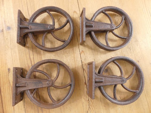 Rustic cast iron pulley wall - cast,