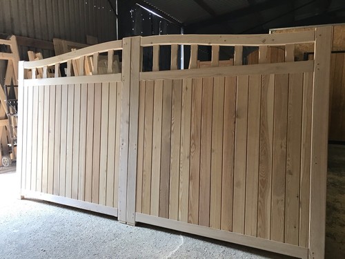 Wooden driveway gates arch - wooden,