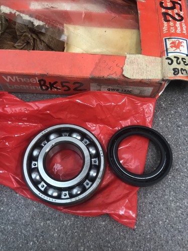 Rear wheel bearing kit - rear,