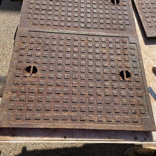 Cast iron manhole - iron, 646mm