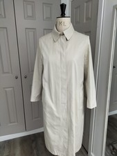 AQUASCUTUM  MADE IN ENGLAND