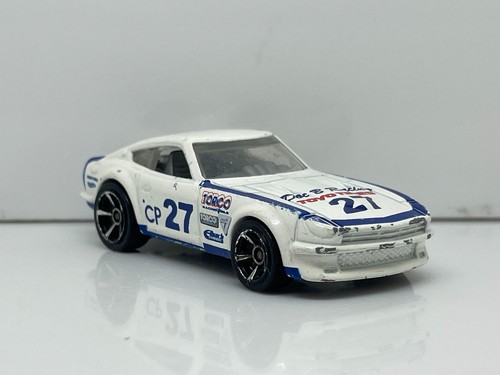 Hot wheels datsun - datsun, white