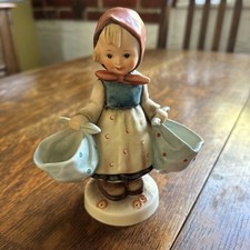 Lovely Hummel Figurine Mothers Darling 175 unboxed 1960-72.  Backstamp 3.  
