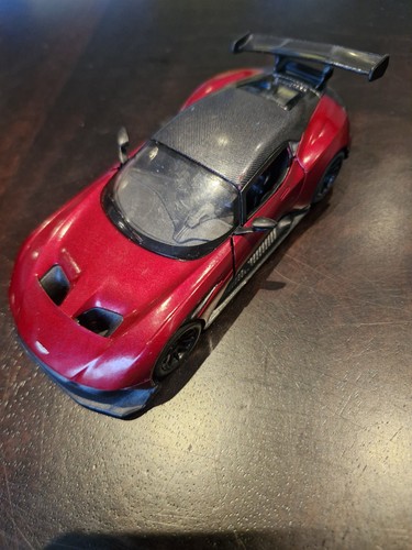 Scale kinsmart aston - scale,