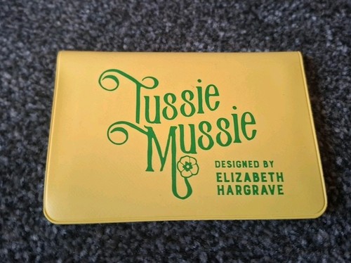 Tussie mussie button - mussie,