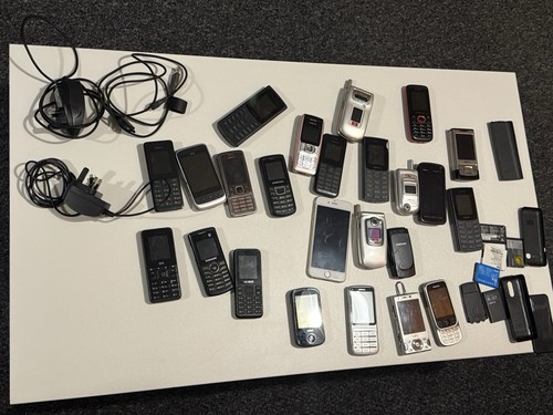 Job lot mobile phones - 24,