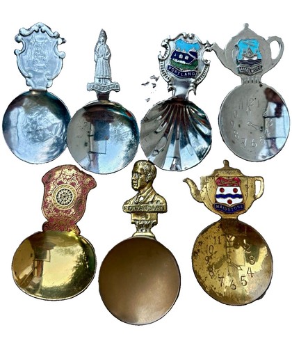 Set vintage souvenir tea - of,