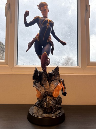 Sideshow captain marvel - captain,