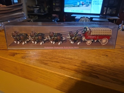 Budweiser clydesdale - budweiser,