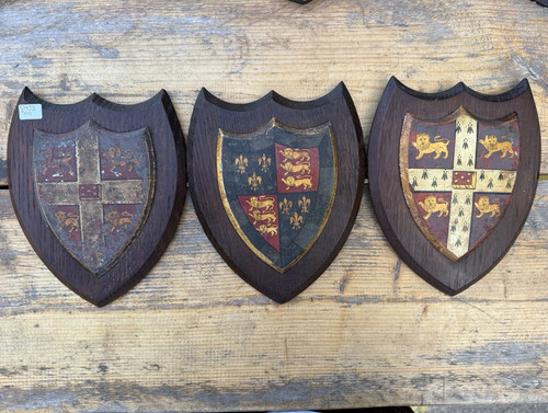 Trio antique heraldic - antique,