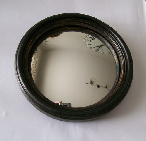 Petite antique design round - antique,