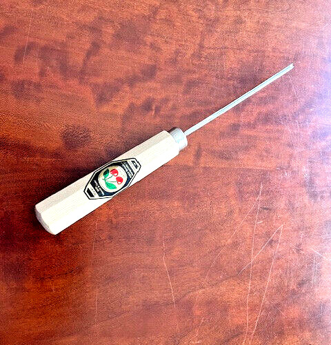 Two cherries straight gouge - two,