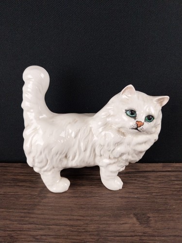 Beswick white persian standing - white,