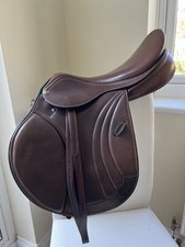 Pessoa tomboy Jump Saddle