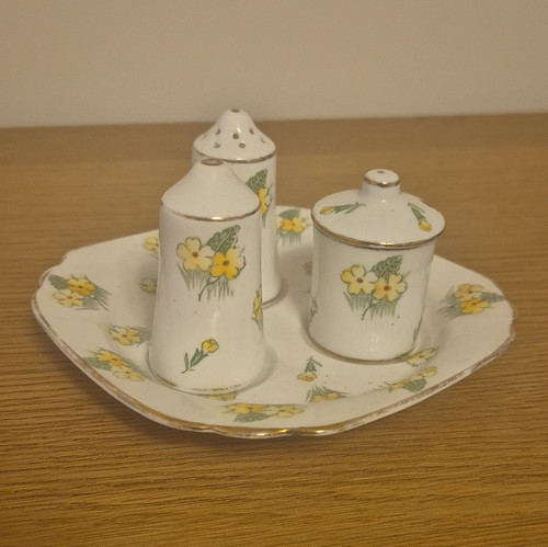 Gladstone primrose bone china - gladstone,