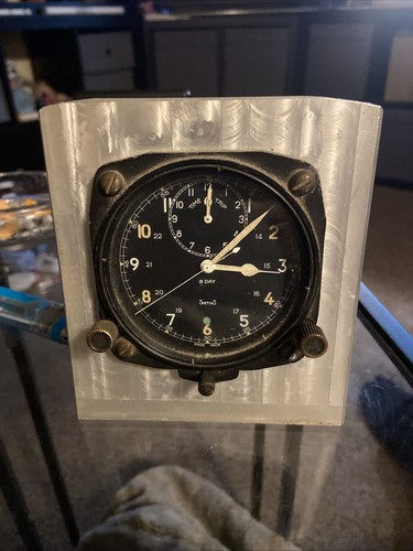 Smiths day clock time of - day,
