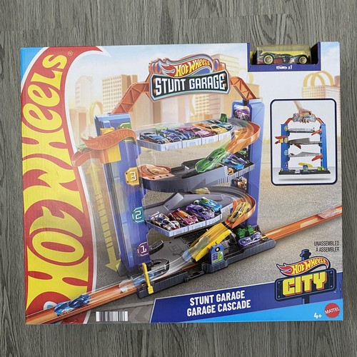 Hot wheels stunt - garage, play