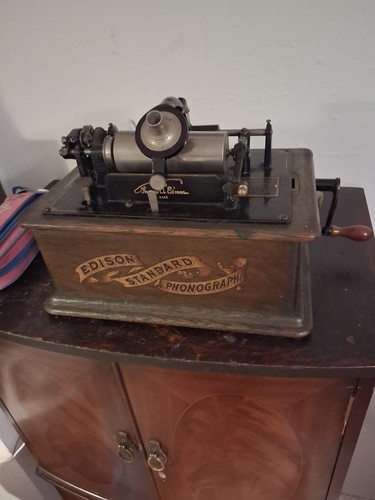 Edison standard phonograph for