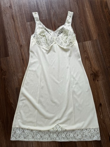 True vintage triumph chemise - true,