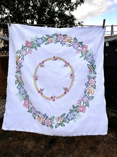 Vtg hand embroidered linen - vtg,