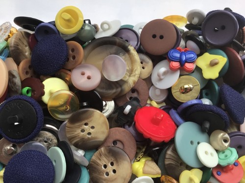 Assorted mixed buttons - assorted,
