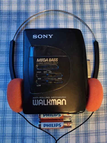 Serviced vintage sony walkman - sony,