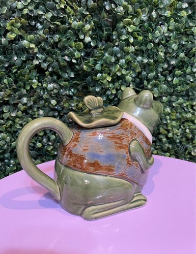 Vintage ceramic frog teapot - vintage,