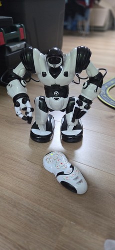 Wowwee robosapien black white - wowwee,