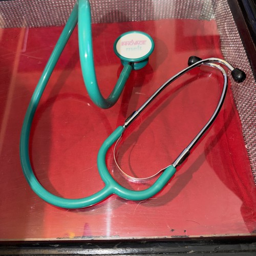 Green stethoscope for detailed - green,