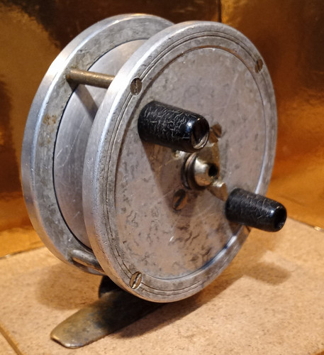 Vintage centrepin fly fishing - centrepin,