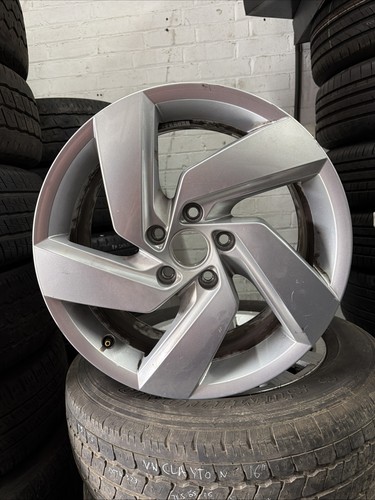 Volkswagon golf alloy - 17",