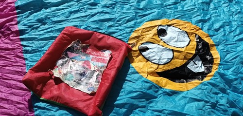 Funny faces play - , parachute