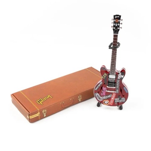 Tom delonge gibson - tom, es-335