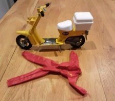 Vintage Sindy Scooter/Moped