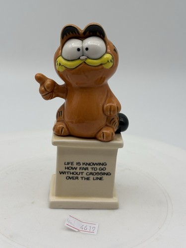 Vintage 1981 garfield statue - vintage,