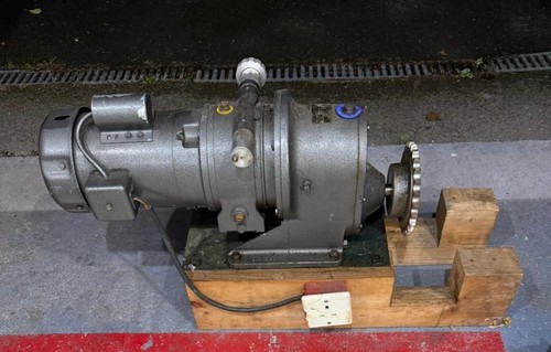 Variable speed 240v motor with - speed,