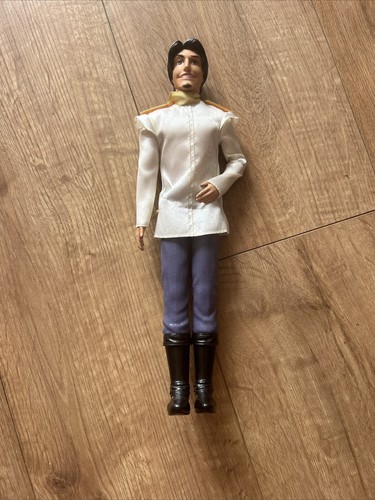 Disney store tangled flynn - store,