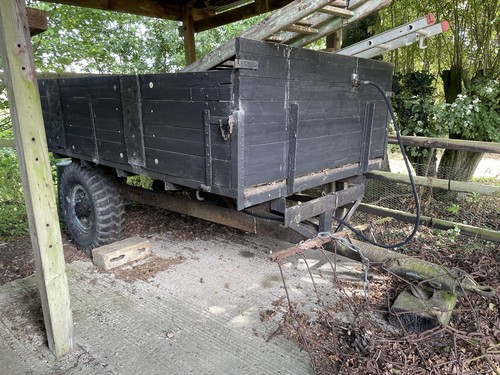 Horse muck tipping trailer - horse,
