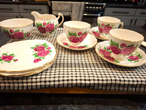 Royal vale bone china - vale,