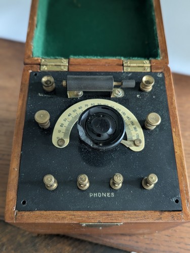1920s crystal radio - crystal,