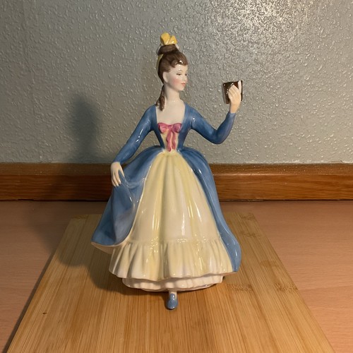 Royal doulton leading - leading, lady