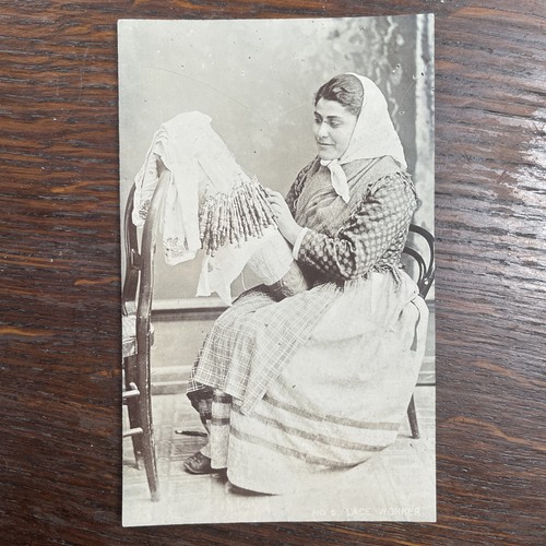 Malta lace worker - malta, old