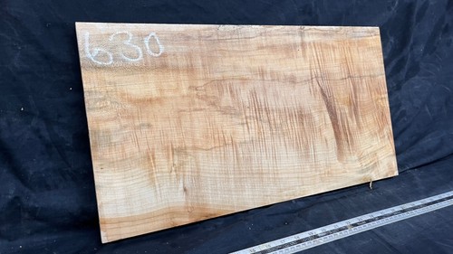 Rippled sycamore tone wood